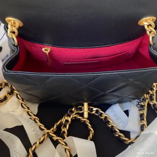 First Bag Ru CHANEL FLAP BAG 0512